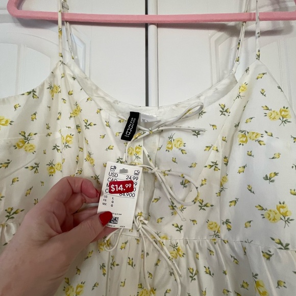 🆕 H&M Divided Summer White and Yellow Floral Dress Sz Large - Picture 3 of 7